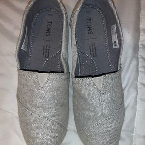 Toms